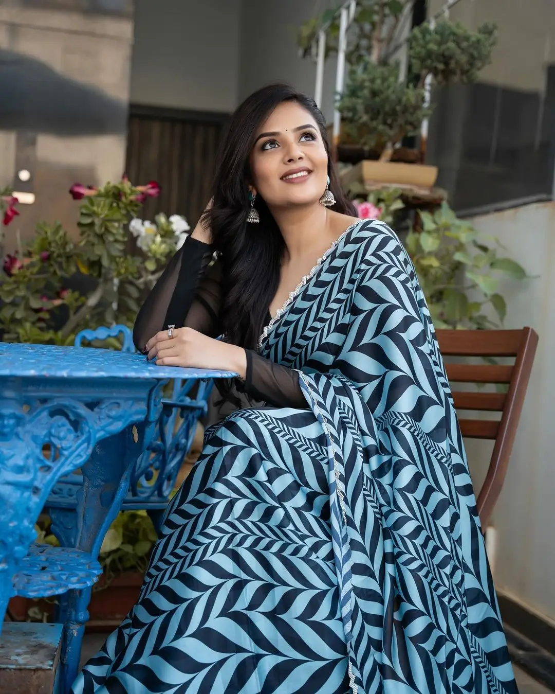 Sreemukhi in Traditional Blue Saree Black Blouse